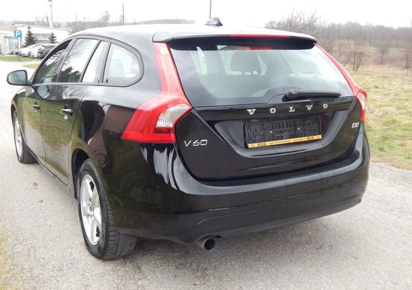 Volvo V60 cena 33900 przebieg: 219000, rok produkcji 2014 z Drohiczyn małe 121